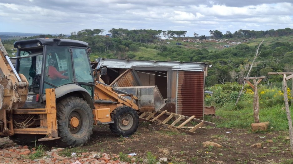 Homes destroyed at the Bongweni Informal Settlement. eNCA/Ronald Masinda