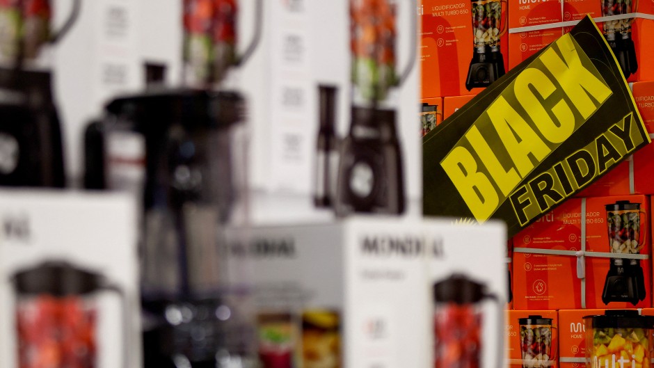 A Black Friday sale sign. AFP/Miguel Schincariol