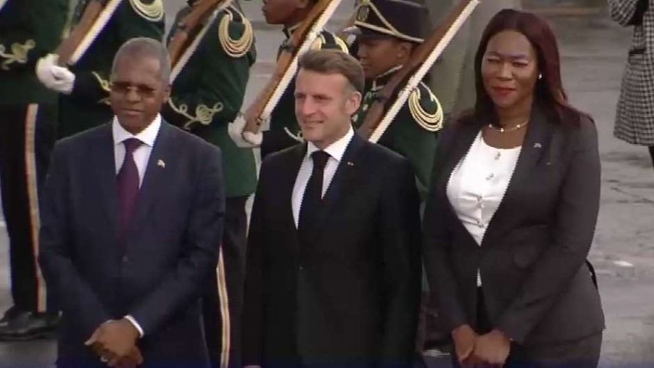 Velenkosini Hlabisa Emmanuel Macron