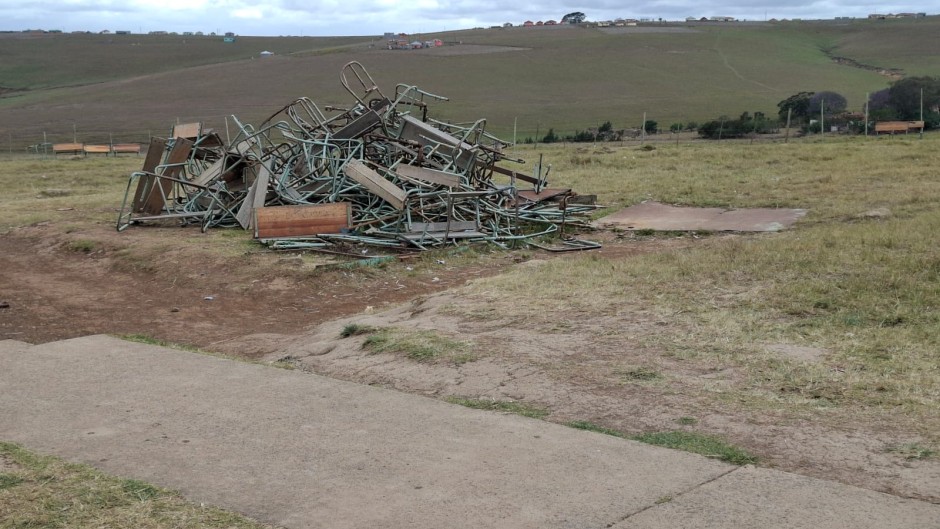  Matriculants at Vulingcobo High School get priority to write their exams inside what’s left of the school’s remaining structures. eNCA/Ronald Masinda