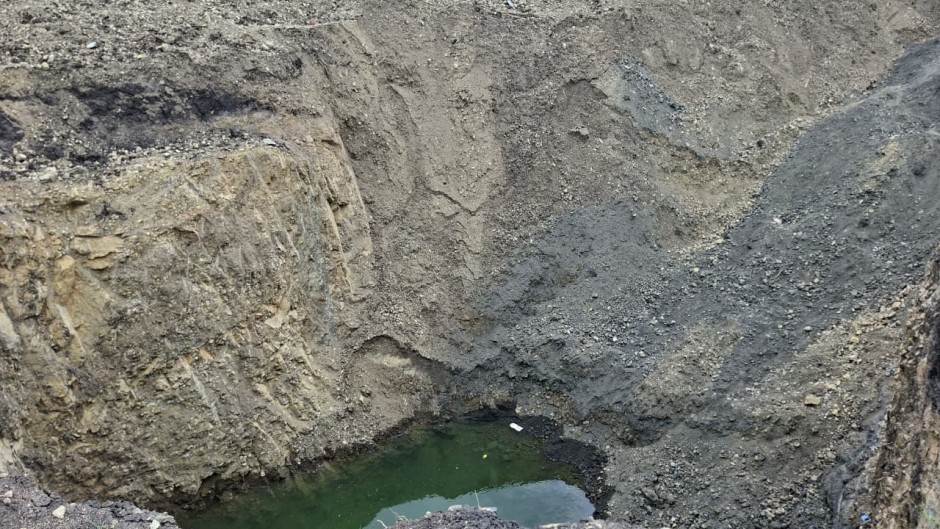 Illegal mining in Bapong. eNCA/Bafedile Moerane