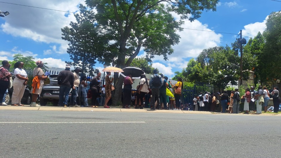 Parents queueing for school placements. eNCA/Hloni Mtimkulu