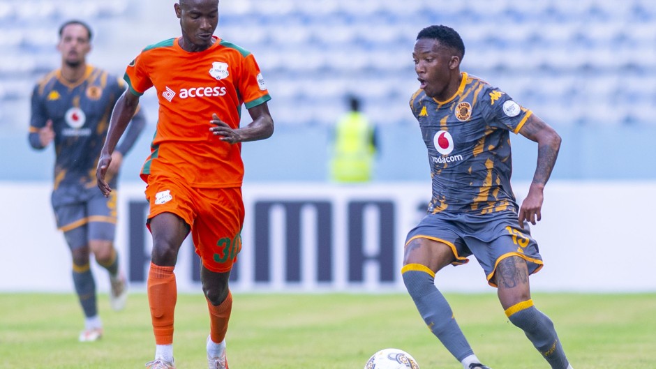 Pule Mmodi of Kaizer Chiefs challenges Benedict Chepeshi of ZESCO United. BackpagePix/Chisanga Siame