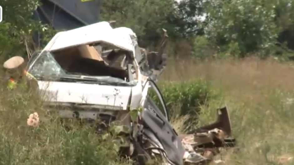 Authorities on the scene of the scholar transport accident in the Vaal.