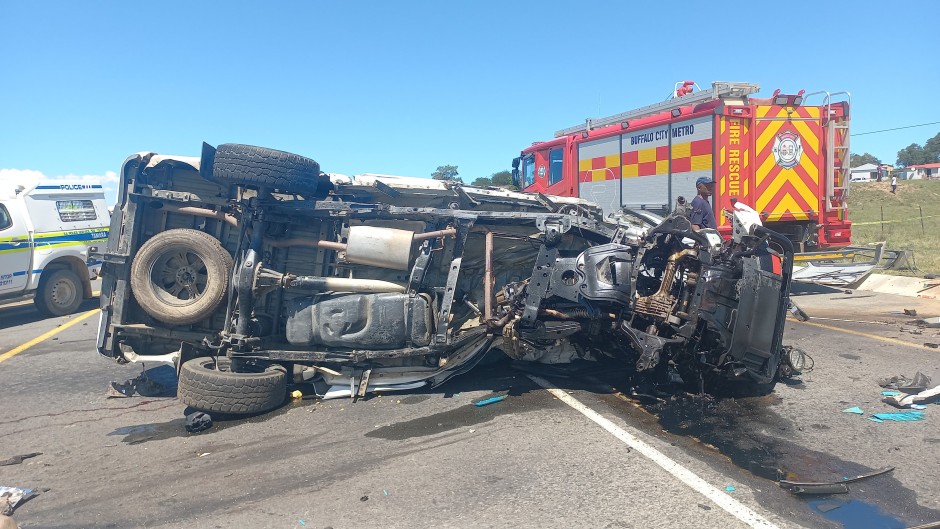 Seven people, including a minor, have tragically died in a crash on the N2 near Bhisho/Bulembu Airport outside Qonce.