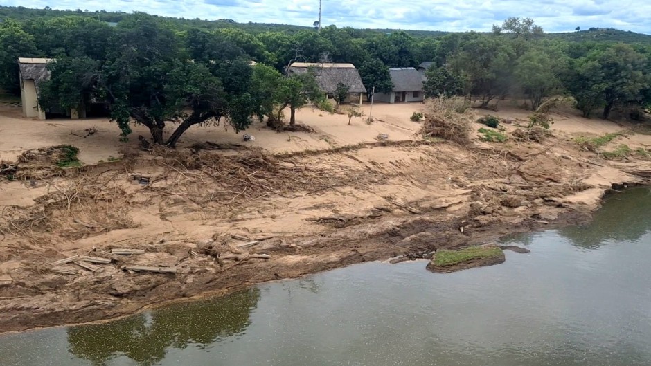 eNuus bekyk vloedskade in Krugerwildtuin vanuit die lug