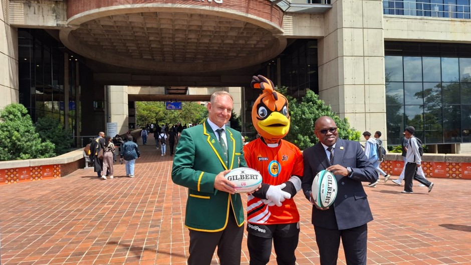 Francois Pienaar honoured with a doctorate by UJ