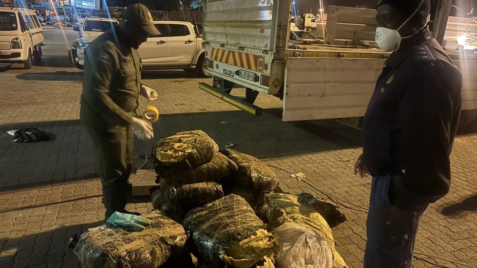 Drugs estimated to be worth R1 billion have been seized at the Beitbridge Border Post.