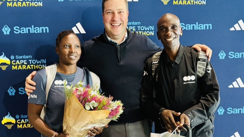 Marathon legend Eliud Kipchoge welcomed by Cape Town mayor Geordin Hill-Lewis. @r Geordin Hill-Lewis/X