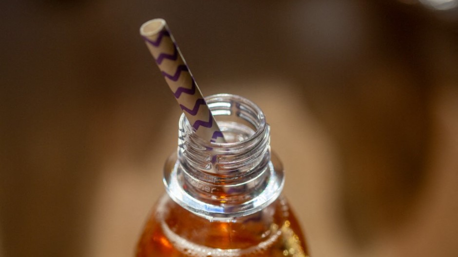 File: A drink with a paper straw. Fernando Gutierrez-Juarez/dpa Picture-Alliance via AFP