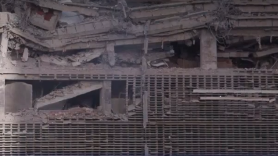 At least 589 people have been killed in Venezuela after two powerful earthquakes struck just seconds apart.