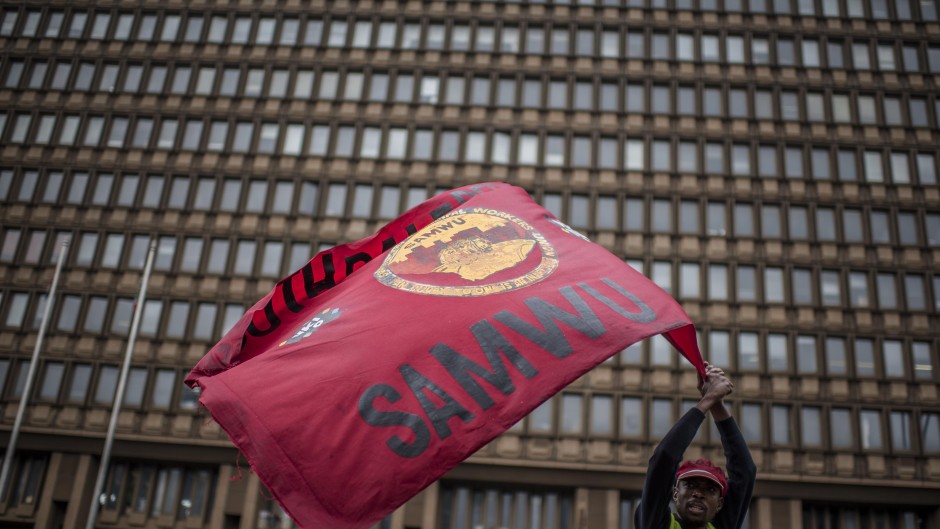 Samwu flag. Cornel Van Heerden/Beeld/Gallo Images