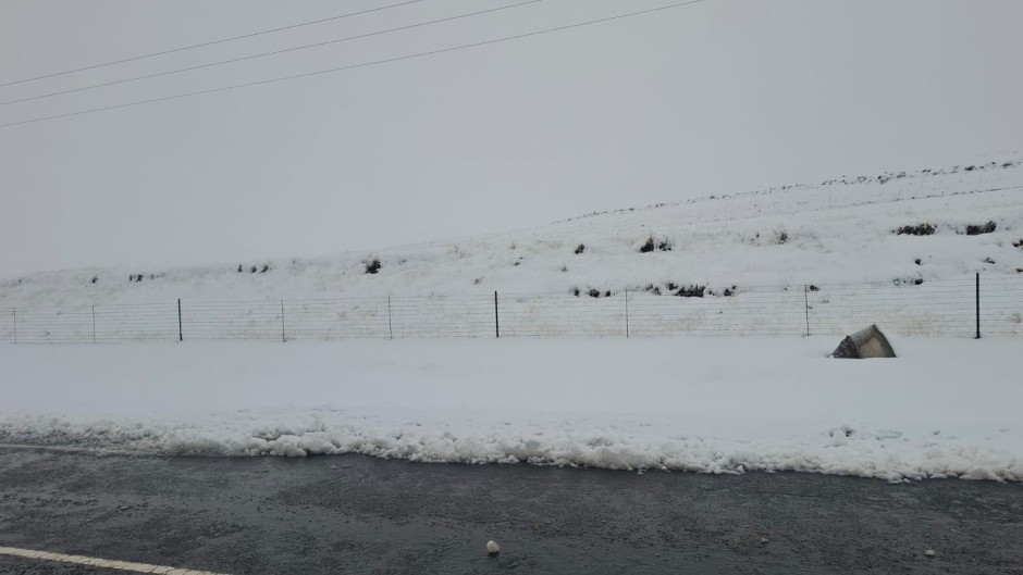The heavy snow has also sparked a major tourism boom by drawing crowds eager to witness the rare winter landscape.