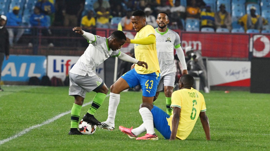 Ndabayithethwa Ndlondlo of Marumo Gallants, Aubrey Modiba of Mamelodi Sundowns FC and Kutlwano Letlhaku of Mamelodi Sundowns. Lefty Shivambu/Gallo Images