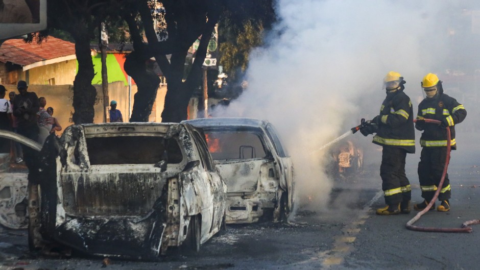 Twenty vehicles have been torched in Soweto and Durban. Fani Mahuntsi/Gallo Images
