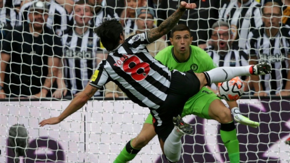Sandro Tonali scored six minutes into his Newcastle debut