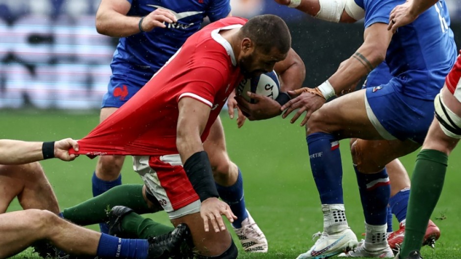 Taulupe Faletau adds invaluable experience to the Welsh backrow alongside young co-captain Jac Morgan   