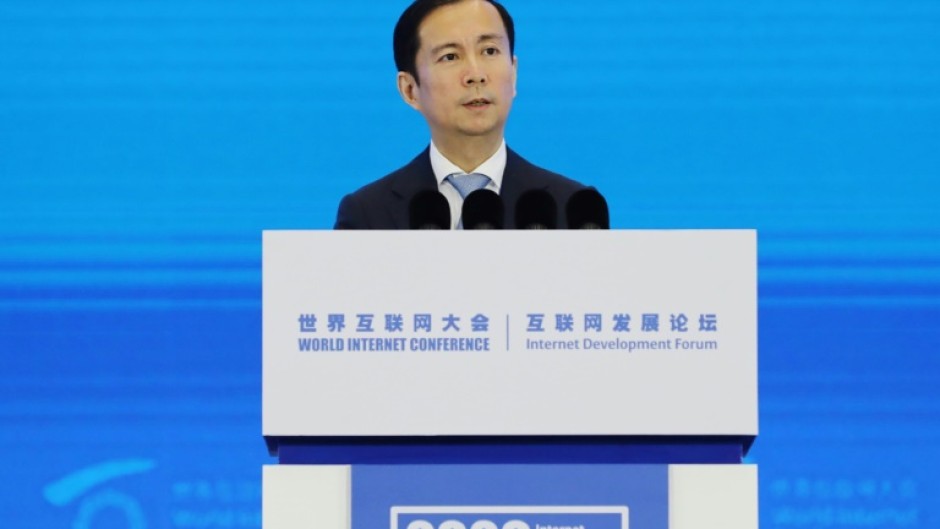 Alibaba CEO Daniel Zhang has stepped down just as he was due to take over the firm's cloud computing branch