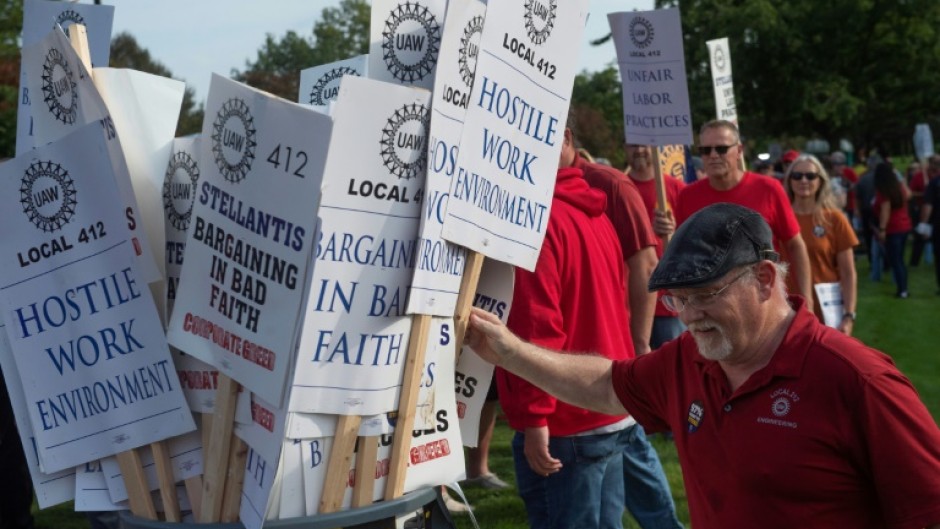 The US auto workers' union strike is expanding in pursuit of a 40 percent pay rise