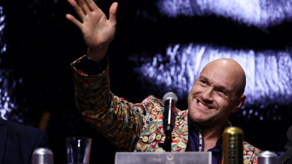 Tyson Fury will be the heavyweight division's first undisputed champion since Lennox Lewis if he beats  Oleksandr Usyk in February