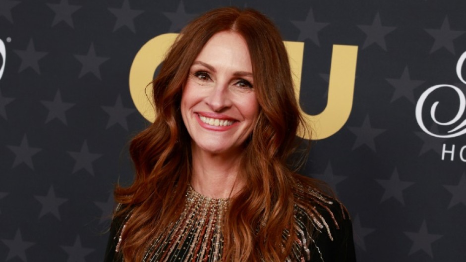 Julia Roberts had socks made with the less-than-lovely mantra of her character in the new movie 'Leave the World Behind'
