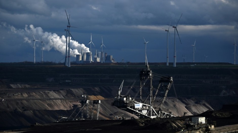 A drop in coal demand in advanced nations last year helped boost low-emission power generation there to over half the total