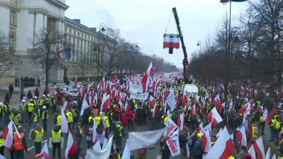 Polish farmers protest in Warsaw against EU climate measures 