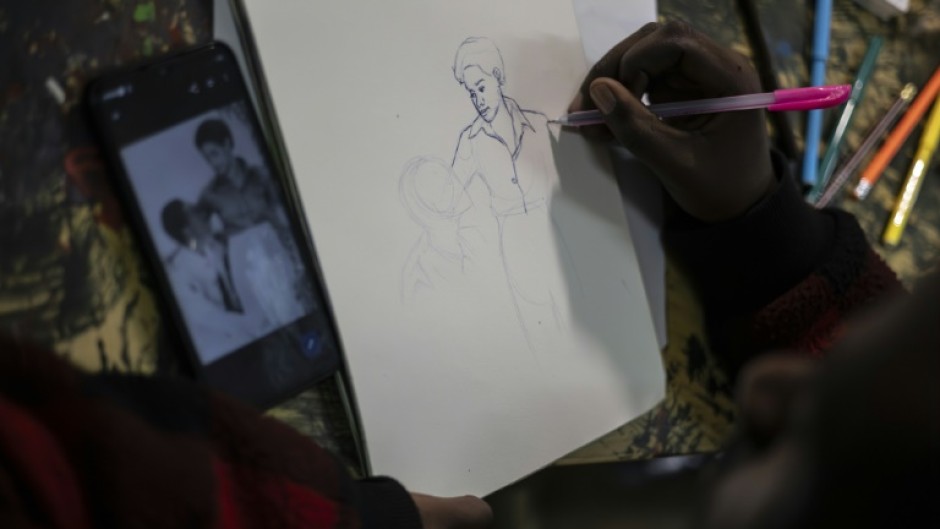 The Art for Memories recreates portraits from old photographs 