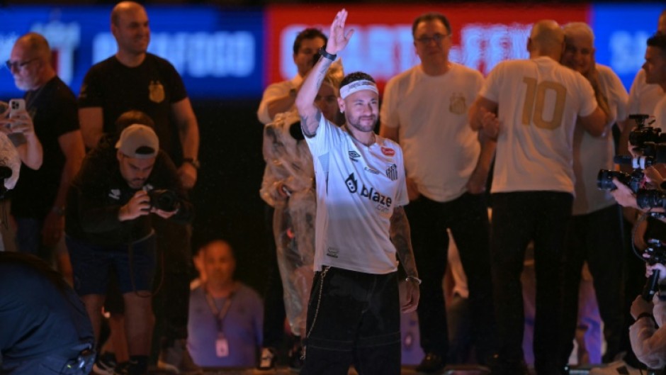 Neymar back at Santos on Friday
