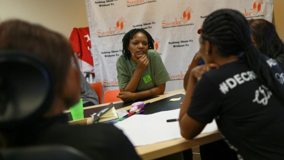 Zanele Sokatsha, centre, lead research for the GRIT project