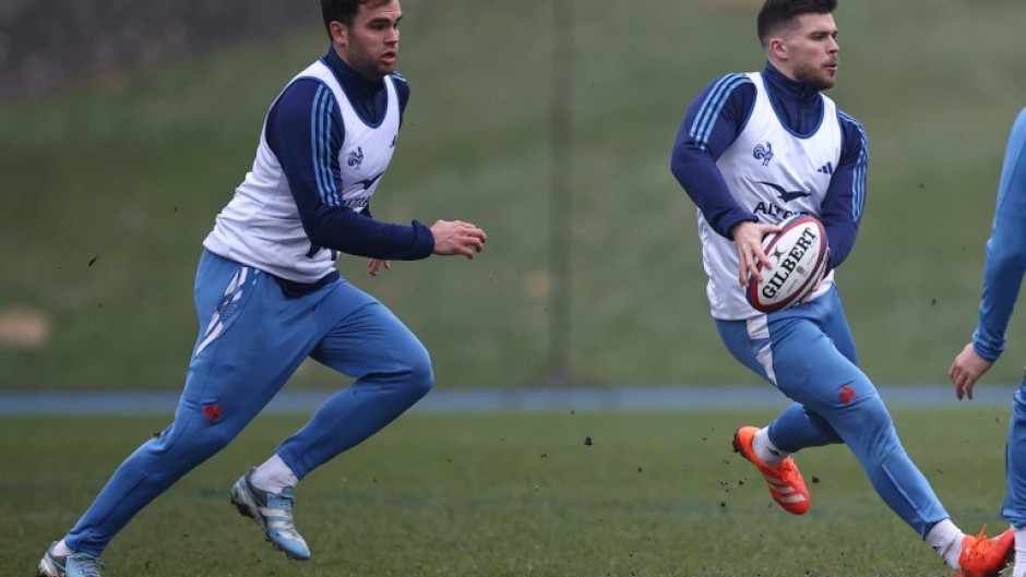 Damian Penaud (L) and Matthieu Jalibert (R) take part in training this week