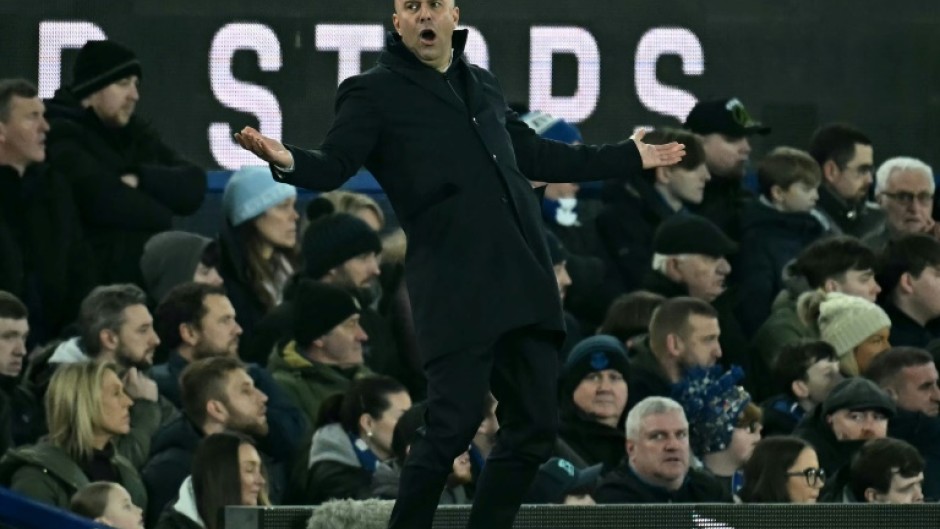 Tempers frayed at the end of the Merseyside derby as Arne Slot's Liverpool were held to a 2-2 draw by Everton