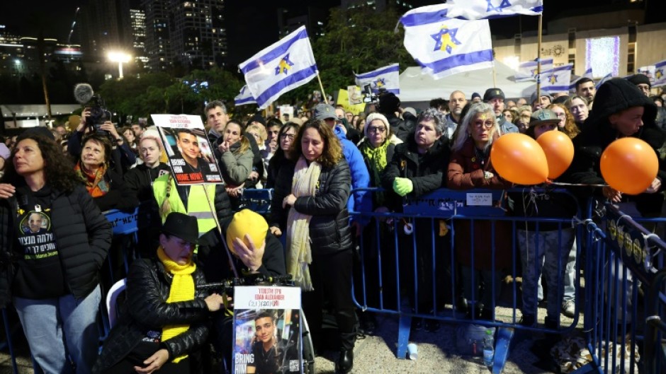 Mourners in Tel Aviv observe a moment of silence in memory of dead hostages whose bodies were handed over to Israel by Hamas 