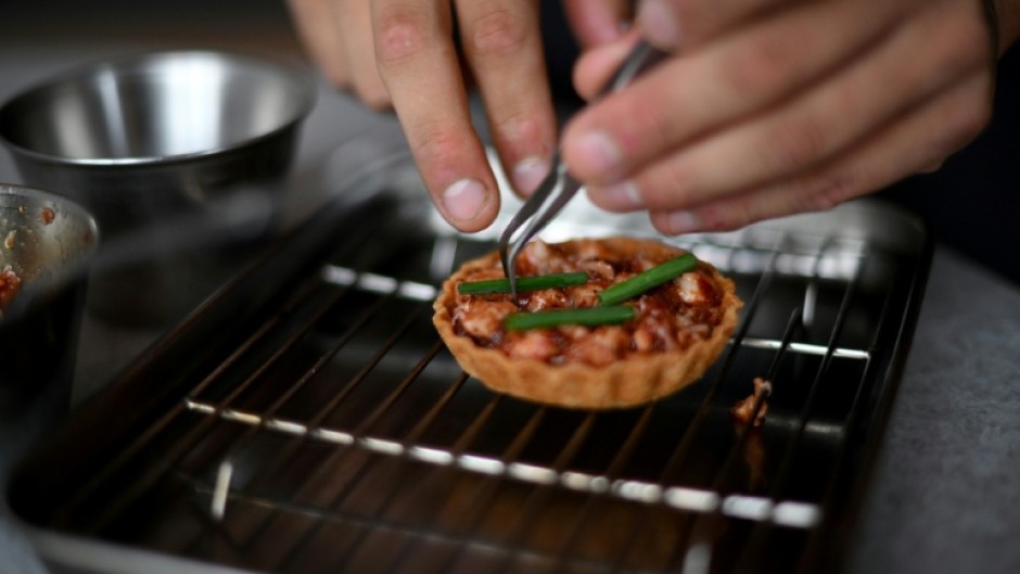 Female chefs have hit back at Michelin-starred restaurateur Jason Atherton 