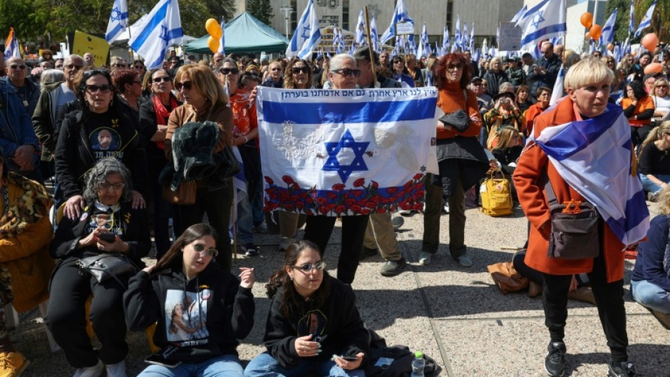 Mourners gather in Tel Aviv to honour the Bibas family