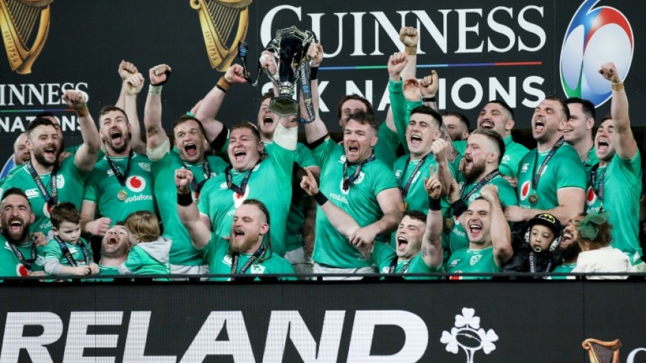 Last year's Six Nations title winning captain Peter O'Mahony (R) is to retire from Test rugby along with fellow Irish legends Conor Murray and Cian Healy at the end of this season's tournament