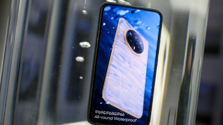 A Realme phone shown at MWC changes its colour based on temperature