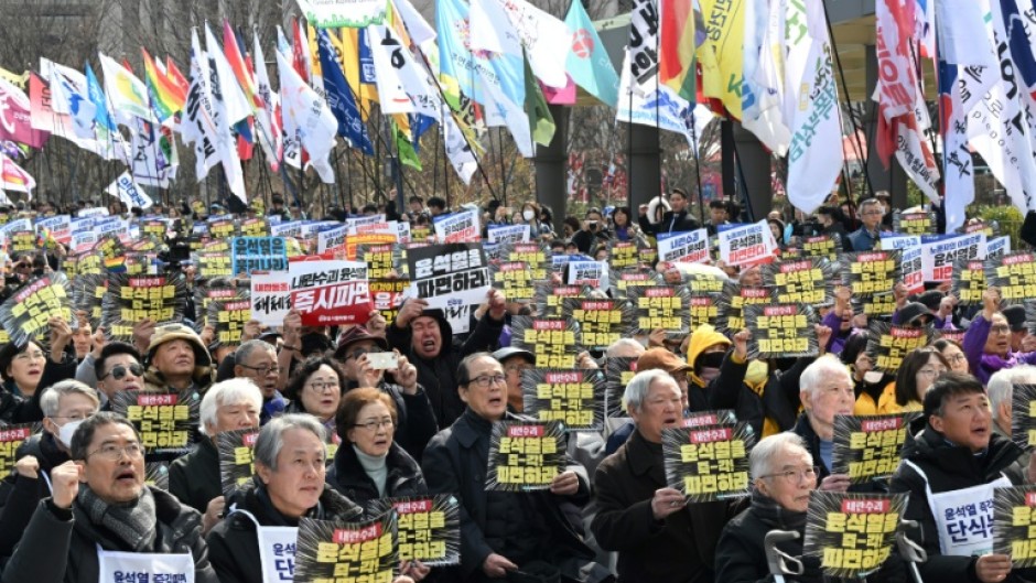 While South Korea awaits the court verdict on the president's declaration of martial law, gamblers have been betting on his fate