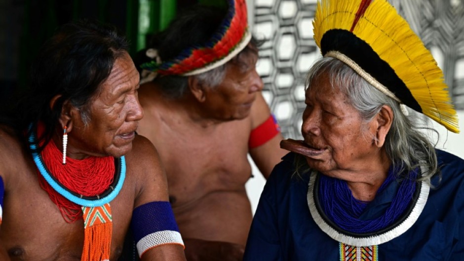 Raoni Metuktire with chief Abel Oroti (L) at the Raoni Institute in Peixoto de Azevedo