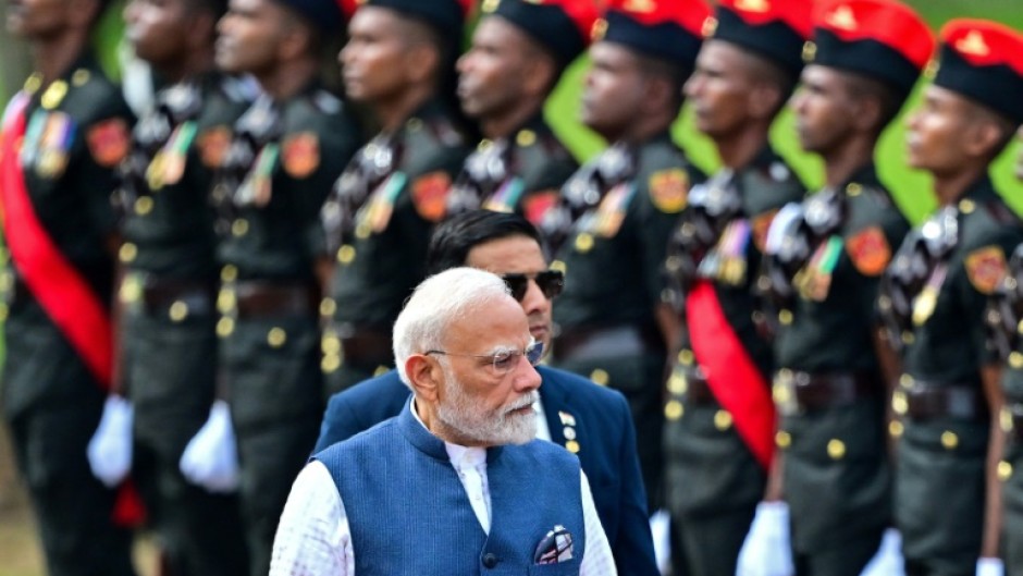 India's Prime Minister Narendra Modi was given an honour guard in Sri Lanka's capital