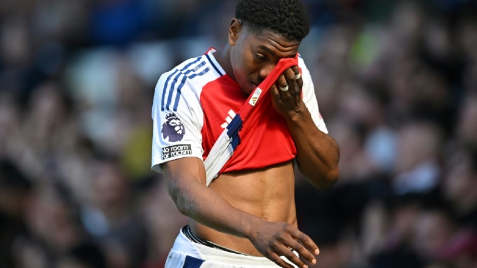 Arsenal were held to a draw at Everton as their title hopes fade