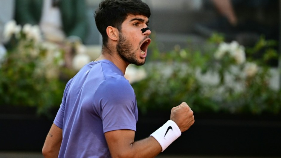 Carlos Alcaraz got out of trouble late in the first set before powering to victory against Jannik Sinner