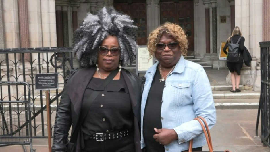 Members of Chagossian community arrive at London court after UK-Mauritius deal blocked