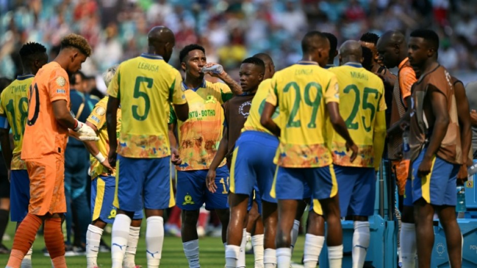 South African champions Mamelodi Sundowns fell short of the last 16 of the Club World Cup after a draw against Brazil's Fluminense