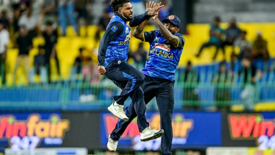 Wanindu Hasaranga (L) took four wickets for Sri Lanka as Bangladesh crumbled after a strong start