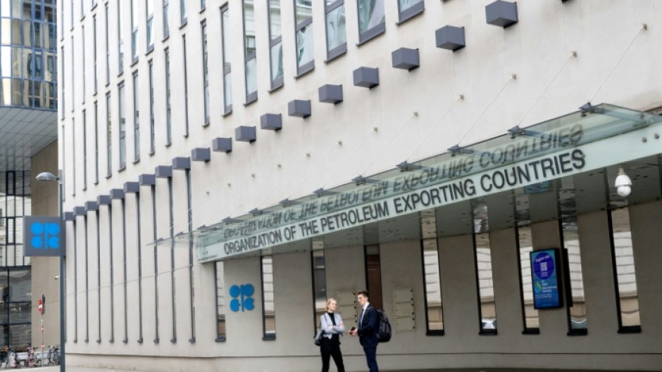 Key OPEC members are expected to agree a new oil output hike on Sunday