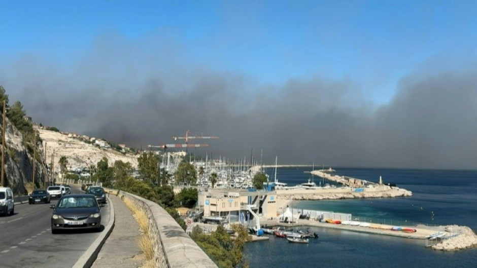 Wildfire: Blaze on Marseille's outskirts advances into city