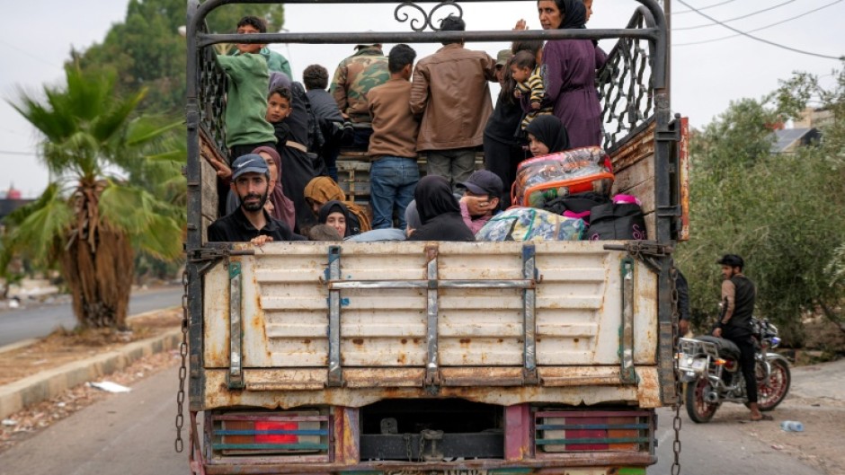 Syrian state media says 1,500 Bedouin are to be evacuated from the violence-hit province of Sweida