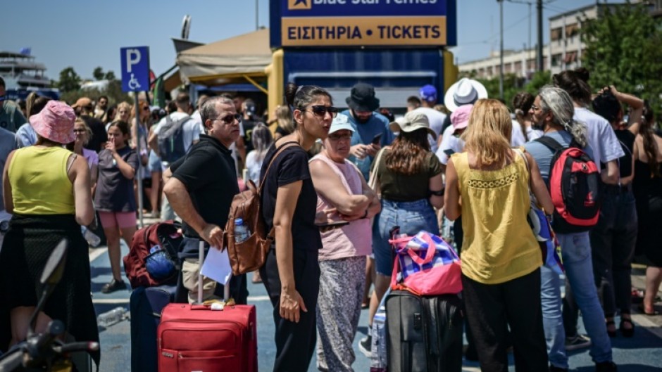 Most ferries were unable to depart on schedule from Piraeus and other Athens ports
