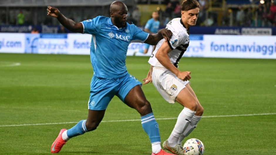 Giovanni Leoni (R) is set to join Liverpool from Parma